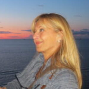 Profile photo of Alexandra Hahn